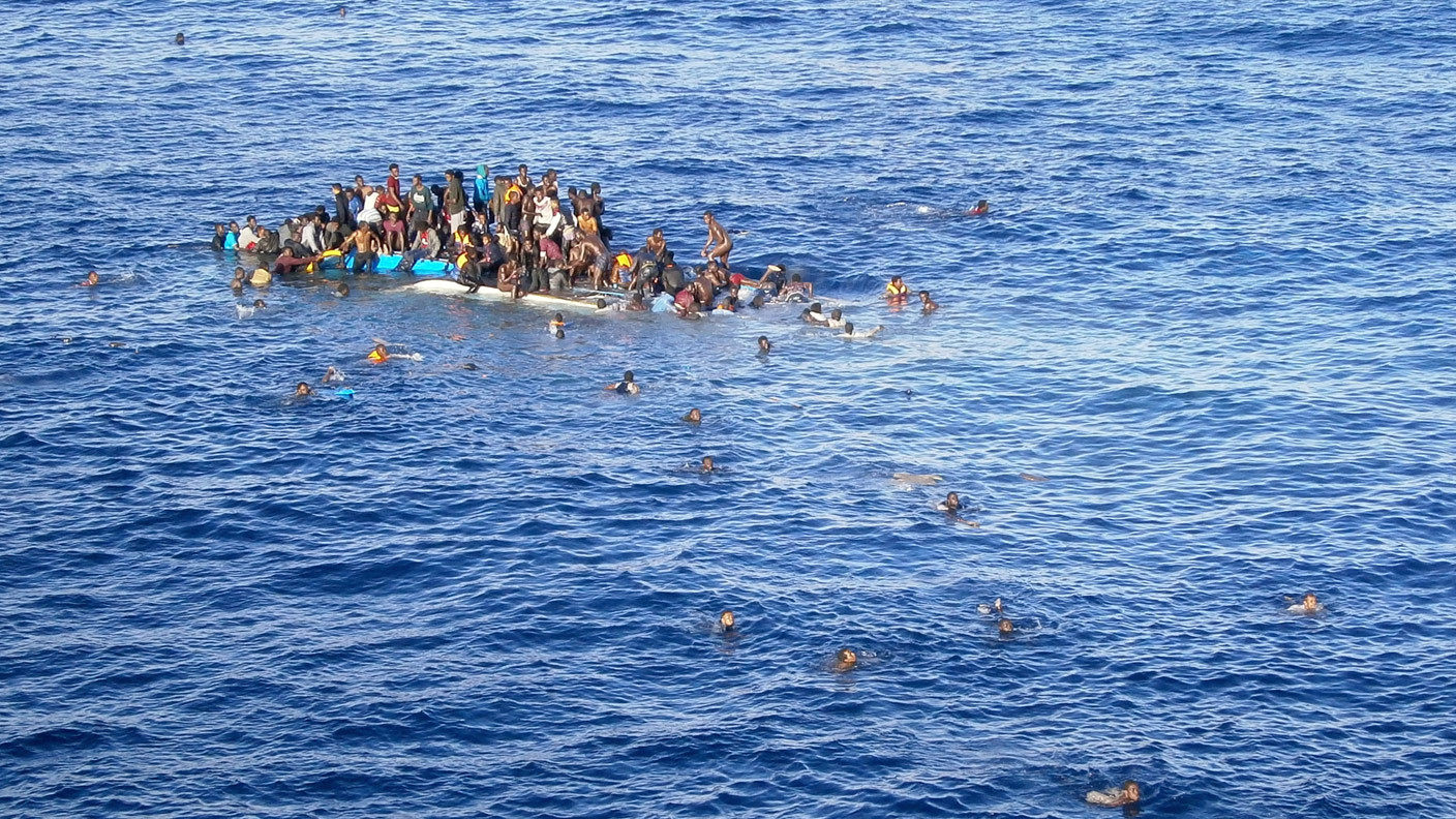 Akdeniz'de göçmen faciası: 150 kişi kurtarıldı, 150 kişi kayıp