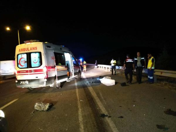 Ankara'da korkunç kaza ! Lastik değiştirirken TIR çarptı