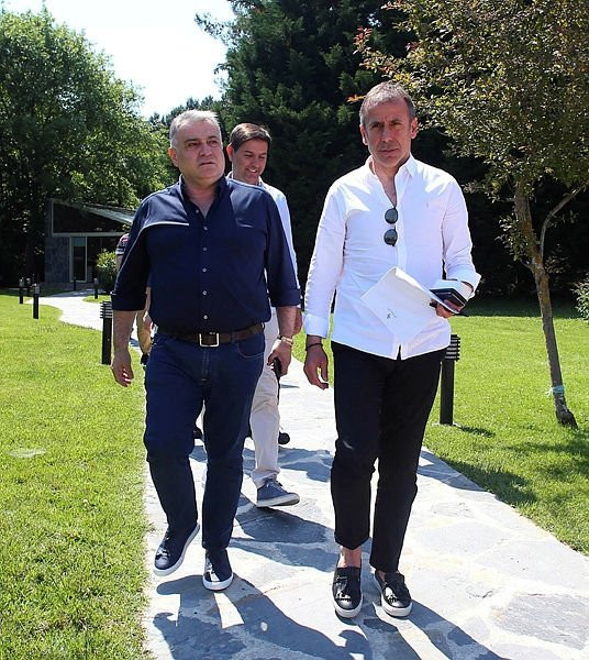 Burak Yılmaz'dan flaş karar