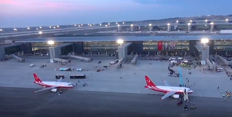 Ulaştırma Bakanı'ndan ''yeni havalimanı'' itirafı