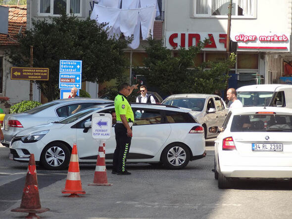 Feribot seferlerinde uzun kuyruklar oluştu