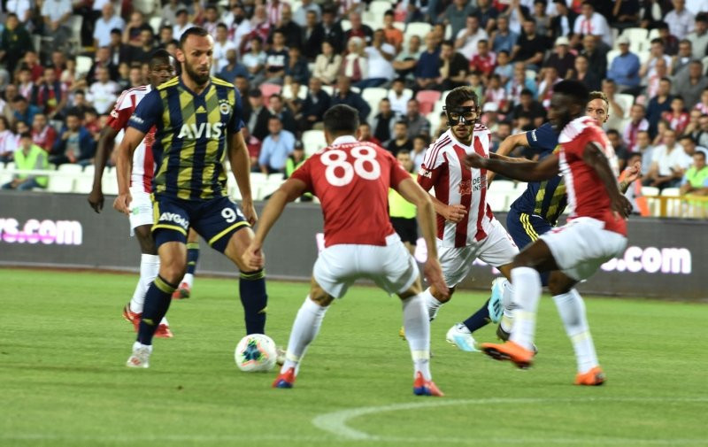 Fenerbahçeli taraftarlardan Ali Koç'a isyan