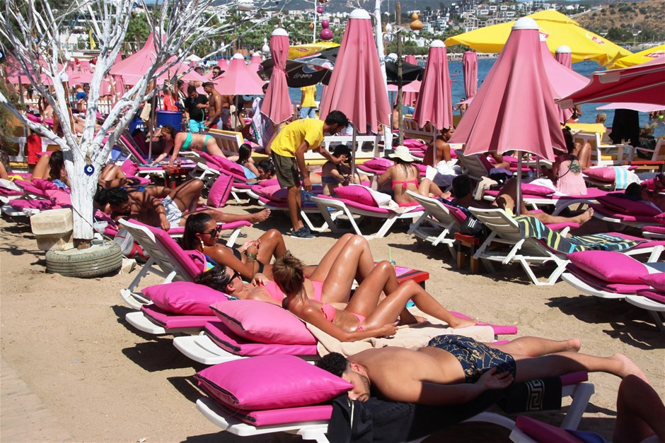 Bodrum'da iğne atsan yere düşmez tatili !