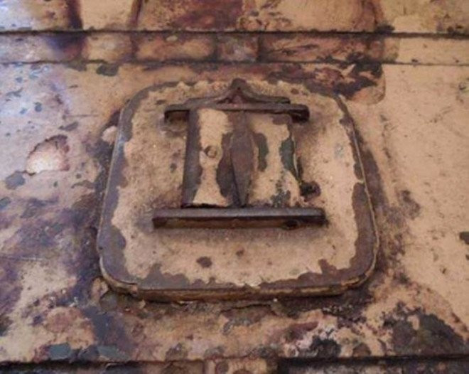 Teyzesinden miras kalan sandığı açınca hayatının şokunu yaşadı