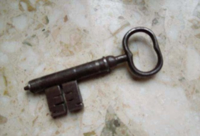 Teyzesinden miras kalan sandığı açınca hayatının şokunu yaşadı