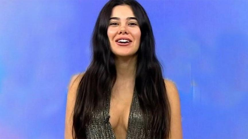 Asena Atalay sessizliğini bikinili pozlarıyla bozdu