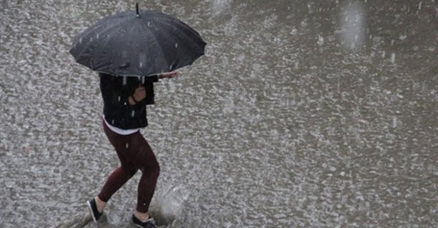 Sağanak yağış İstanbul'u fena vurdu ! Yağışlar ne kadar sürecek ?