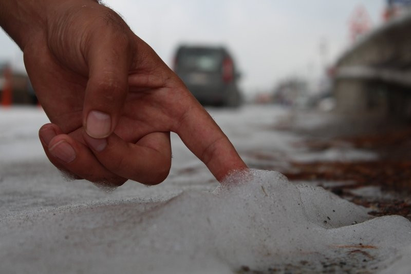 Kocaeli'de yola dökülen sabun köpürdü