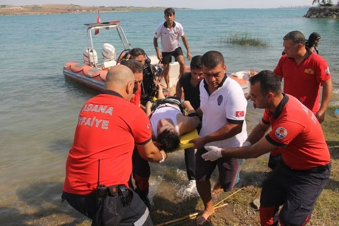 Oğullarının öldüğüne inanamayıp kendileri de kalp masajı yaptı
