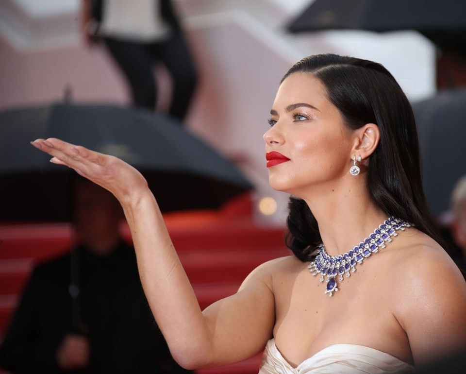Adriana Lima ABD vatandaşı oldu