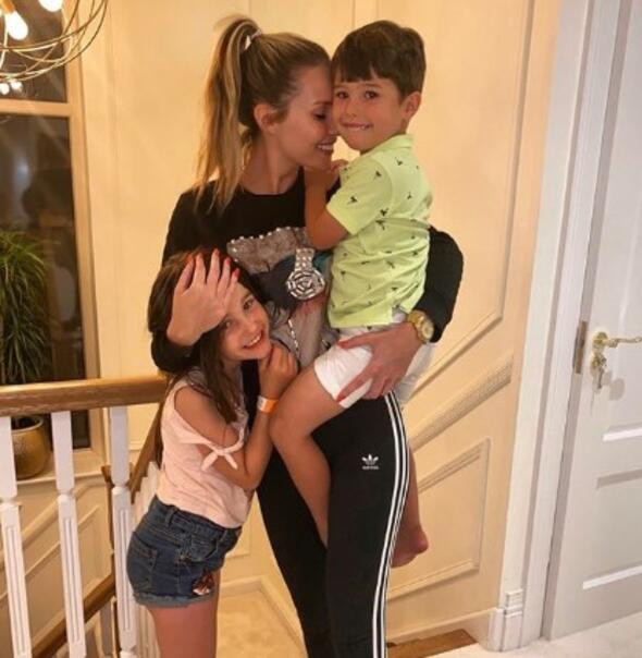 Chloe evi terk etti ! Serdar Ortaç yolcu bile etmedi