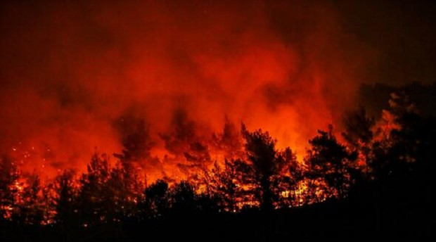 CHP'den İzmir'deki yangınlar sonrası istifa çağrısı