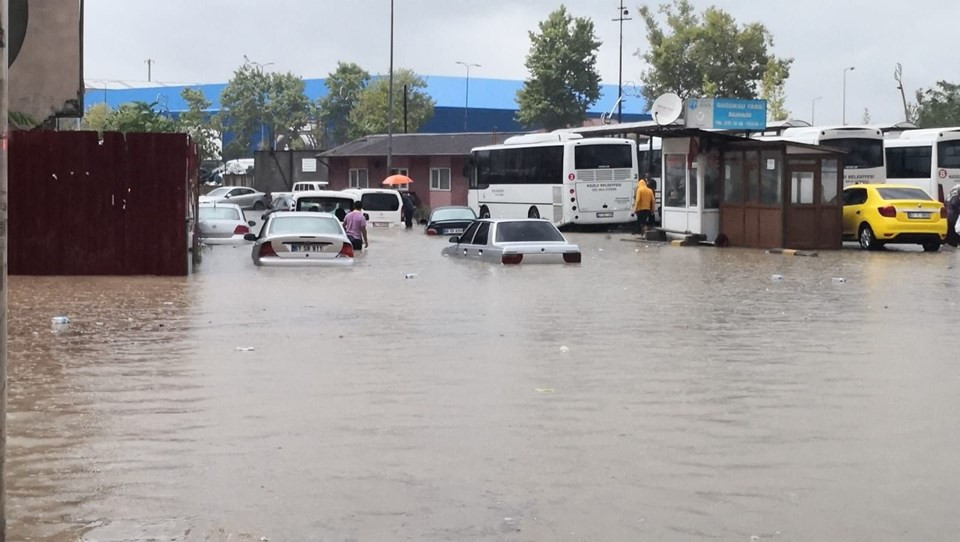 Zonguldak sağanak yağış sonrası sular altında kaldı