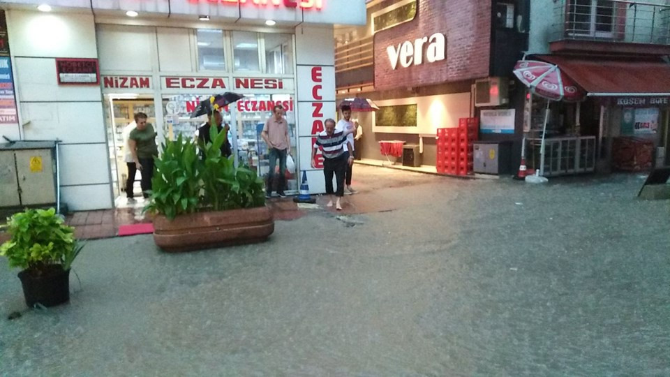 Zonguldak sağanak yağış sonrası sular altında kaldı