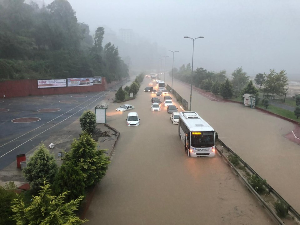 Zonguldak sağanak yağış sonrası sular altında kaldı