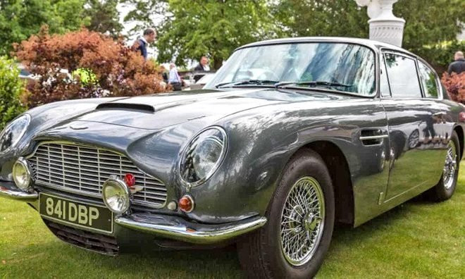James Bond filmiyle meşhur olan araç 6,4 milyon dolara satıldı