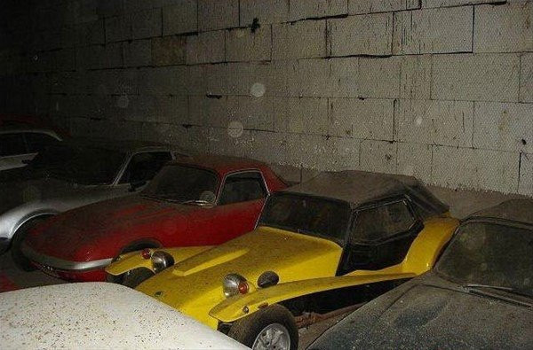 Satın aldığı ahırın içinden çıktı