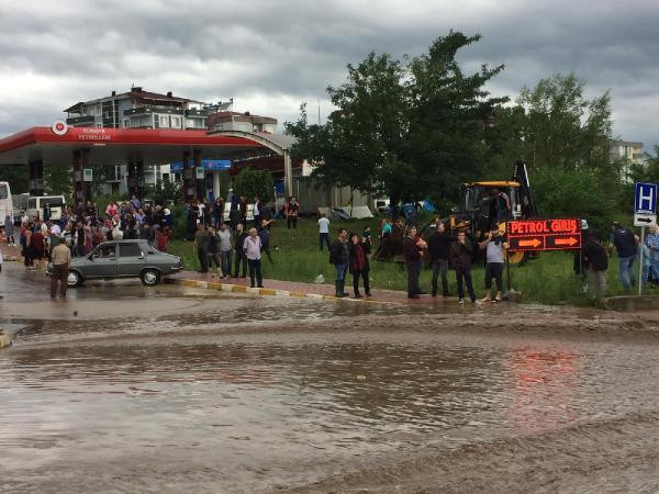 Samsun'da sel felaketi ! Ölü sayısı 2'ye yükseldi