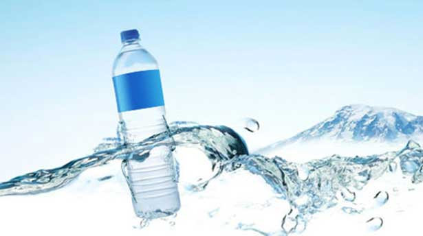 Elimizden düşmeyen plastik su şişeleri için kritik uyarı