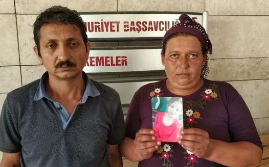 Şehir magandaları 16 yaşındaki kızı annesinin yanında kaçırdı