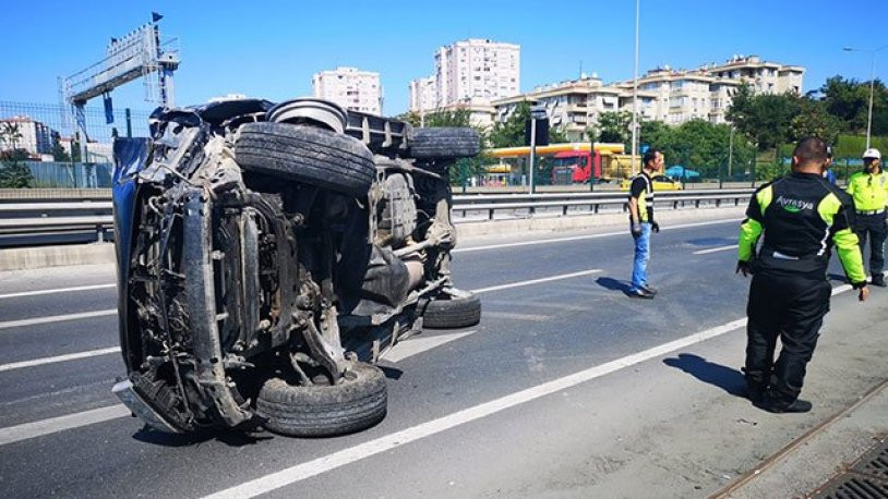 Avrasya Tüneli'nde kaza! Araç geçişine kapatıldı