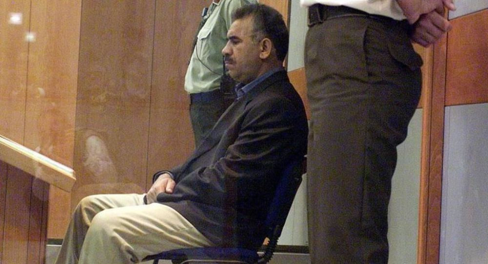 Teröristbaşı Öcalan avukatlarıyla görüştü