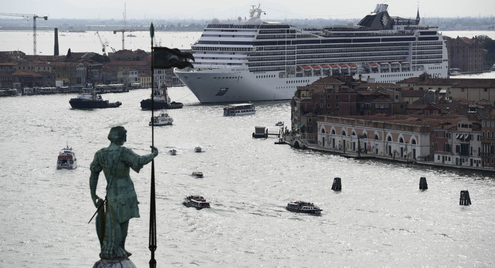 Yolcu gemilerinin Venedik'e girişi yasaklanıyor