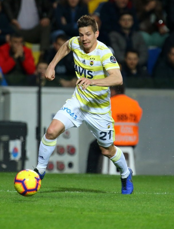 Fenerbahçe 2 isimle yollarını ayırıyor!