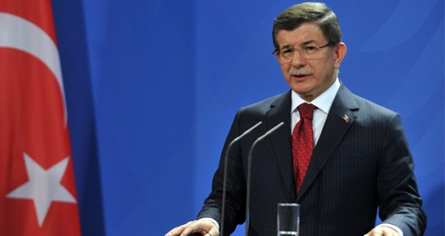''Ahmet Davutoğlu para arıyor''