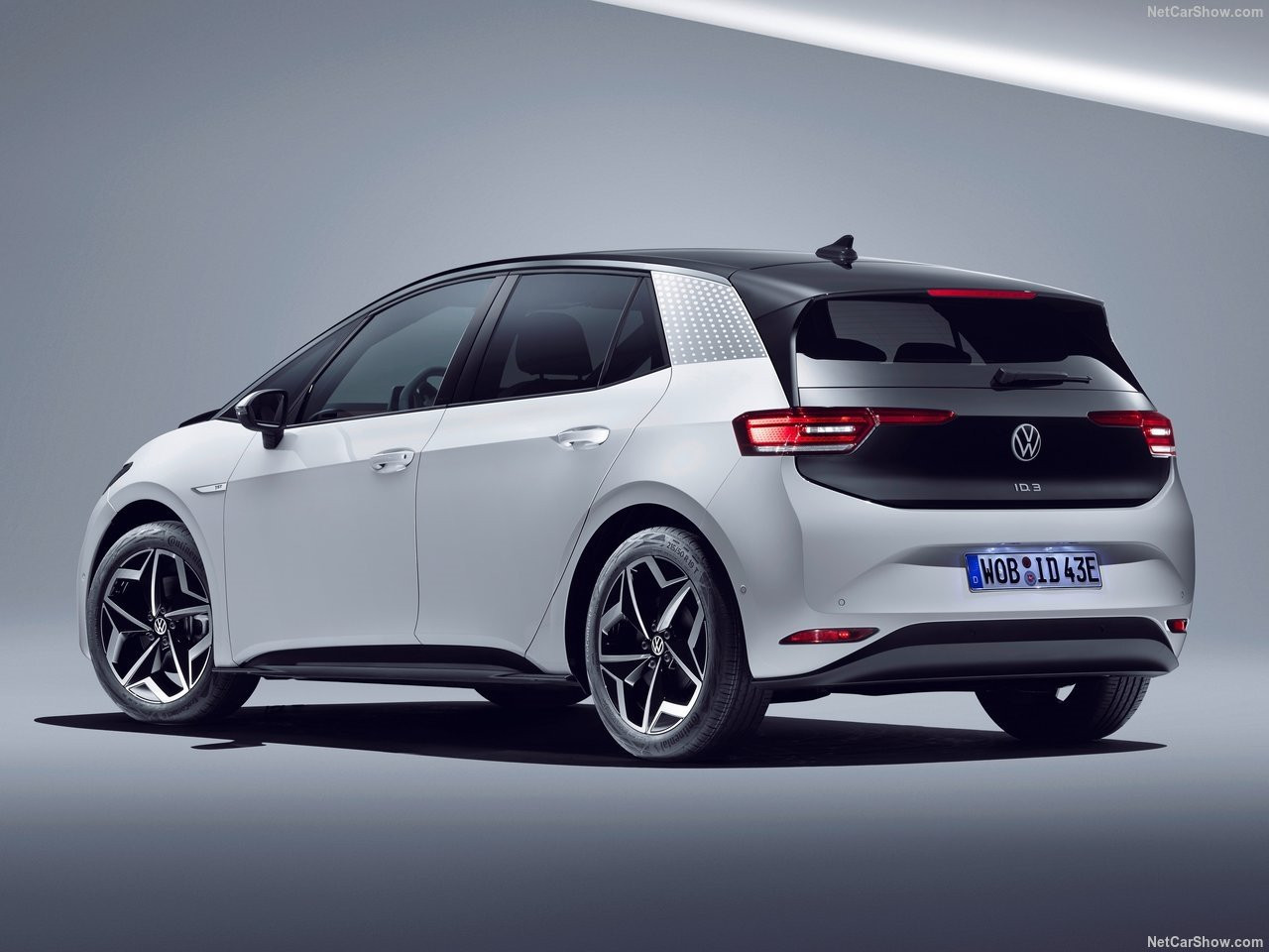 Volkswagen'in yeni otomobili örtüsünü kaldırdı: VW ID.3 1st Edition!
