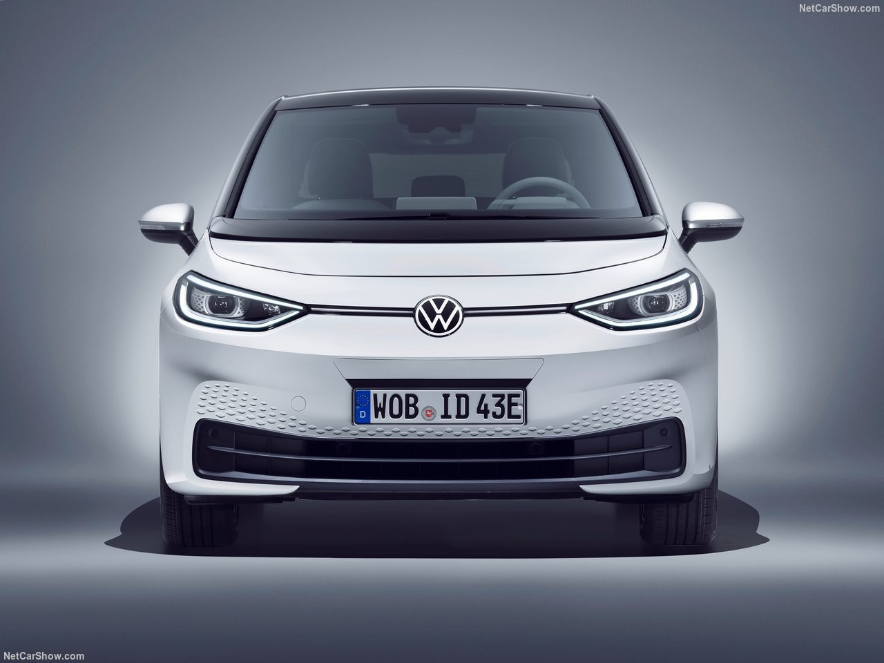 Volkswagen'in yeni otomobili örtüsünü kaldırdı: VW ID.3 1st Edition!
