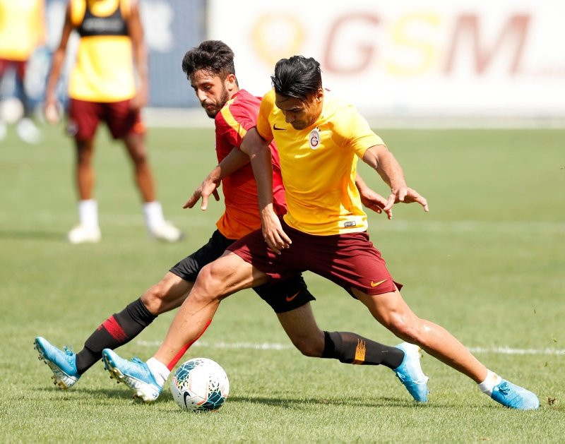 Radamel Falcao ayağını topa sürmeden servet kazandı