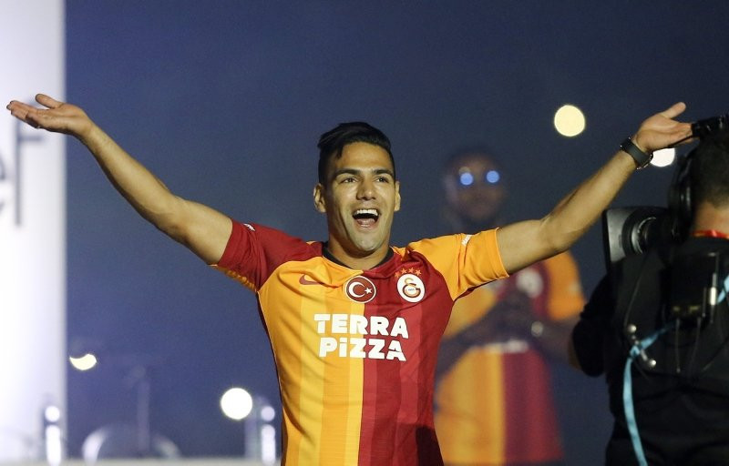 Radamel Falcao ayağını topa sürmeden servet kazandı
