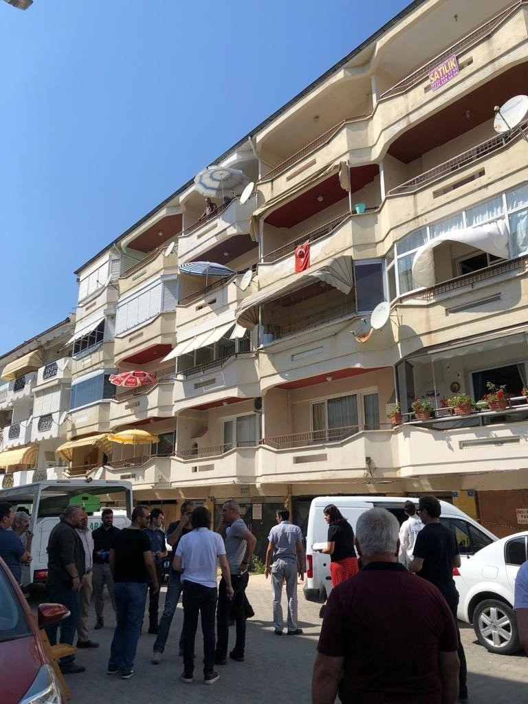 Korkunç cinayet işe gitmeyince ortaya çıktı