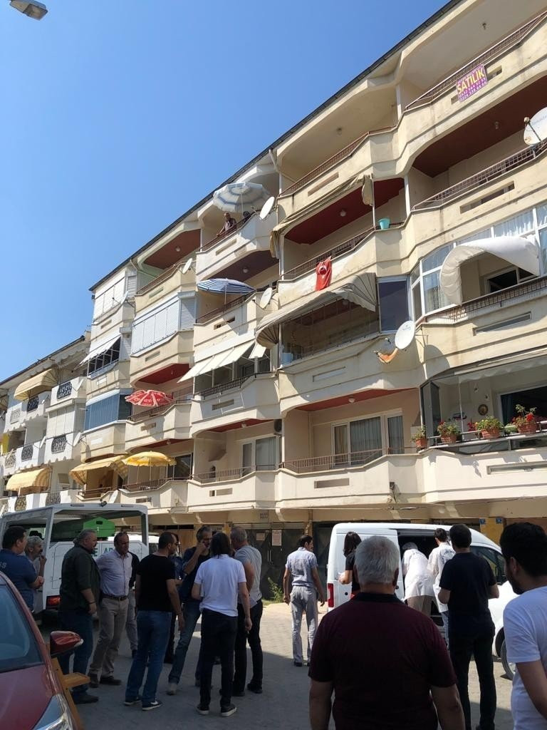 Korkunç cinayet işe gitmeyince ortaya çıktı
