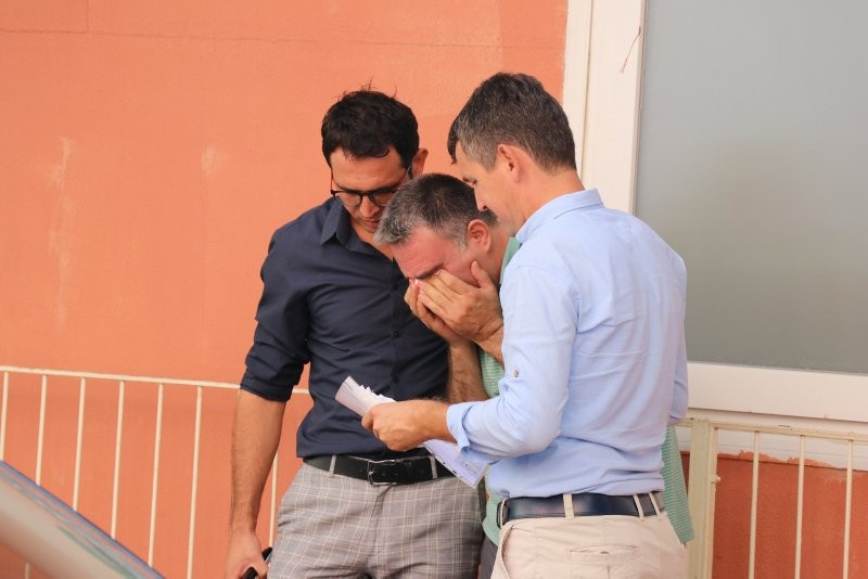 Yatağında oyun oynayan 4 yaşındaki çocuk, pencereden düştü