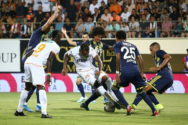 Alanyaspor - Fenerbahçe maçında kural hatası var mı?