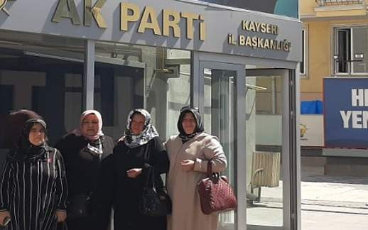 Tutuklu askeri okul öğrencilerinin anneleri AK Parti'den ''hayır''