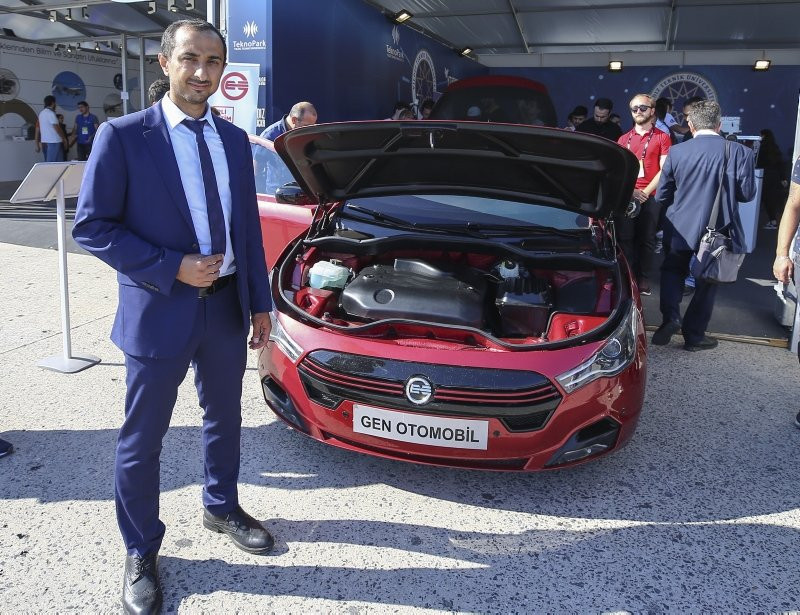 Tam şarjla 400 km gidebilen yerli araç GEN, TEKNOFEST'te...