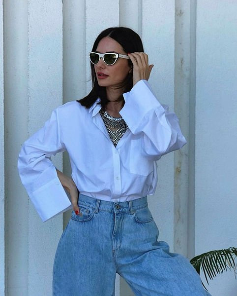 Yasemin Özilhan çizmesinin fiyatıyla dudak uçuklattı