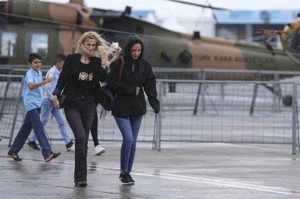 TEKNOFEST'e ilgiyi yağmur bile durduramadı
