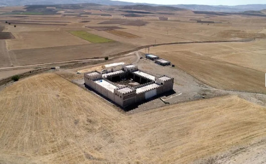 Sivas'ta inşa edilen gizemli kalenin asıl amacı duyanları şaşırtıyor