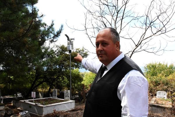 Annesinin mezarına gidemeyen mucit bunu yaptı