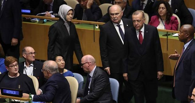 Erdoğan o lideri görünce salona girmedi