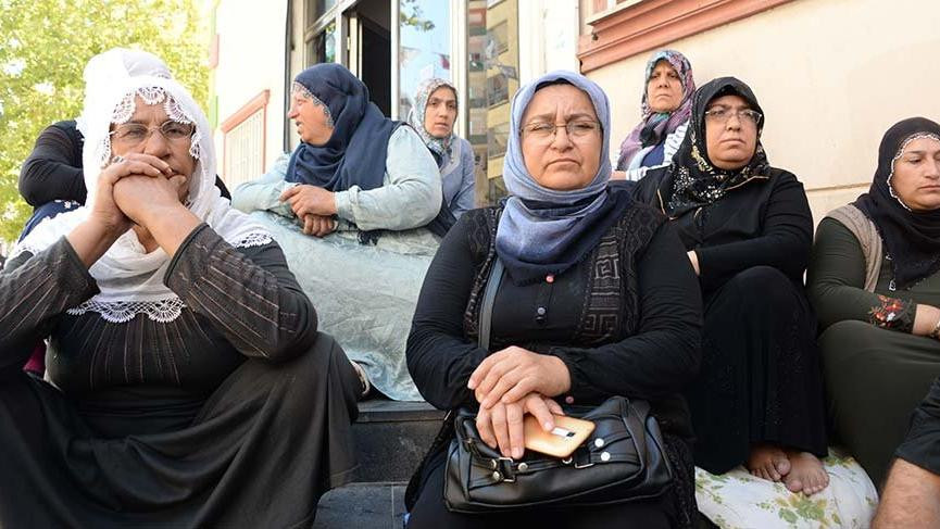HDP önünde eylem yapan aileye tehdit iddiası