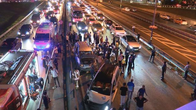 İstanbul'da zincirleme kaza, ölü ve yaralılar var !