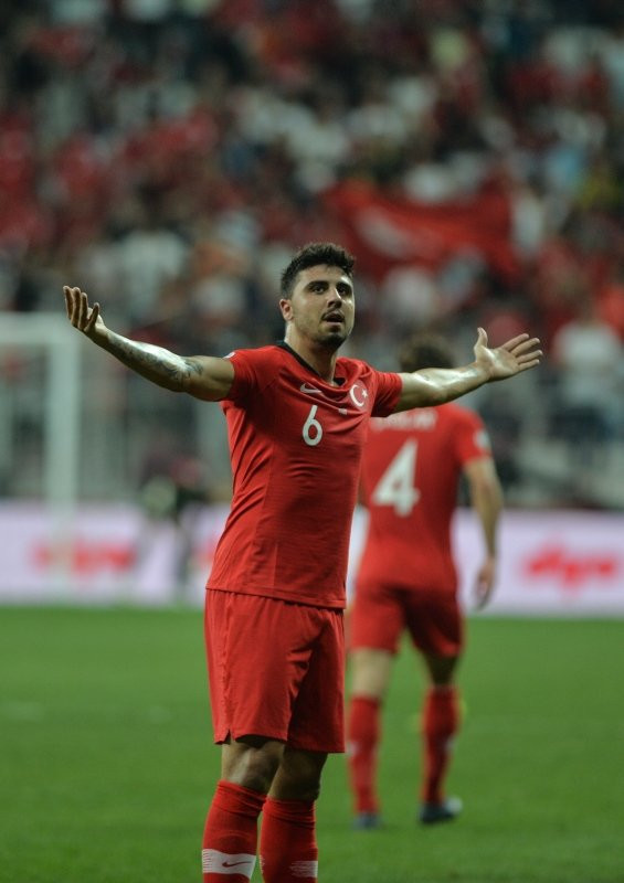 Ozan Tufan sosyal medyayı salladı