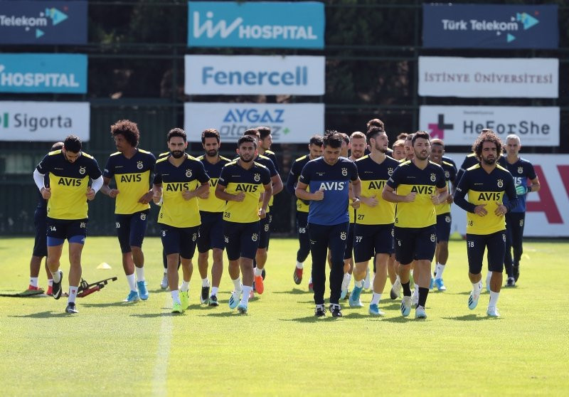 Fenerbahçe sürpriz transferi devre arasına bıraktı