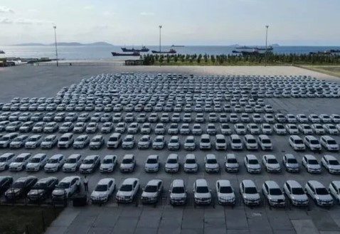 Yenikapı'daki tartışma yaratan araçlar kaldırıldı