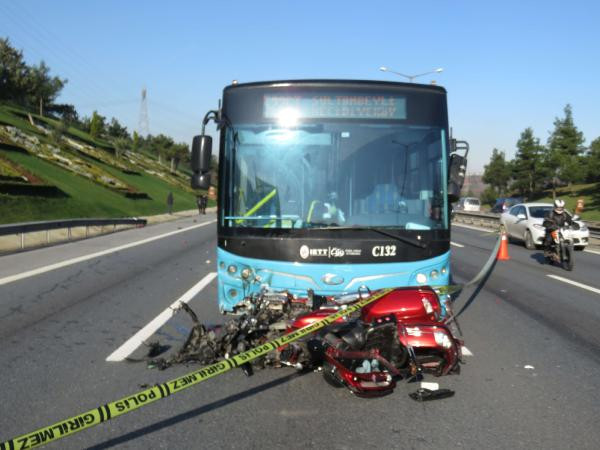 TEM'de dehşete düşüren kaza: 2 ölü